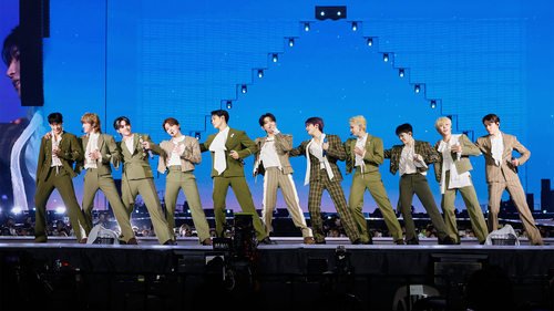 SEVENTEEN [RIGHT HERE] WORLD TOUR IN CINEMAS